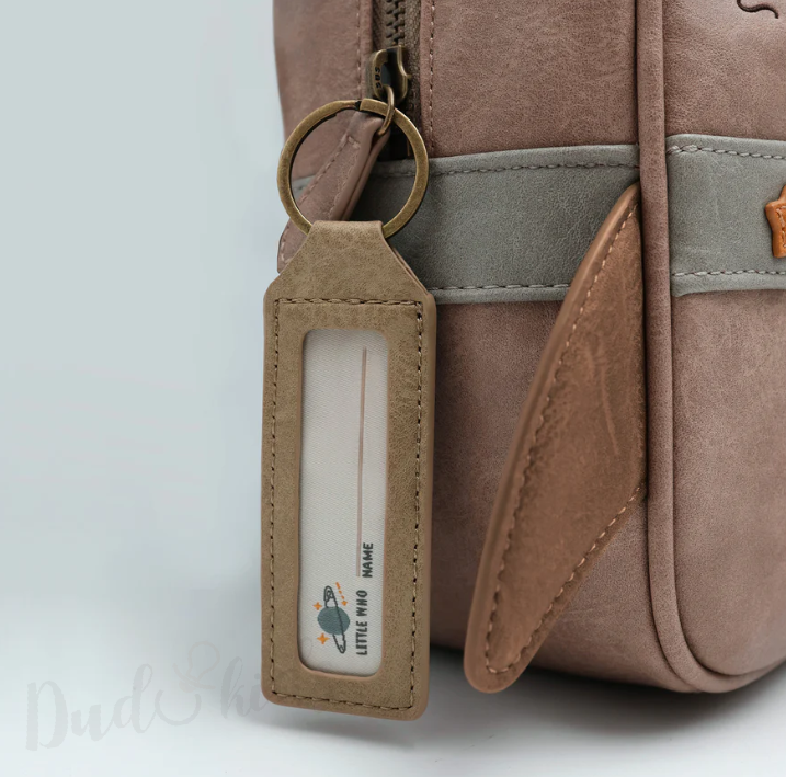 Jmenovka z vintage kůže brown