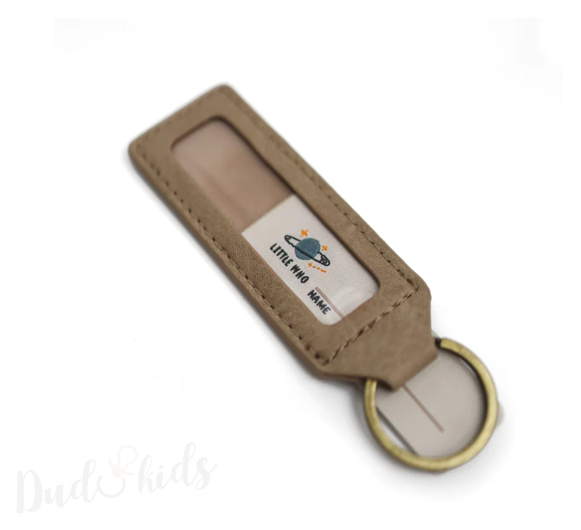 Jmenovka z vintage kůže brown