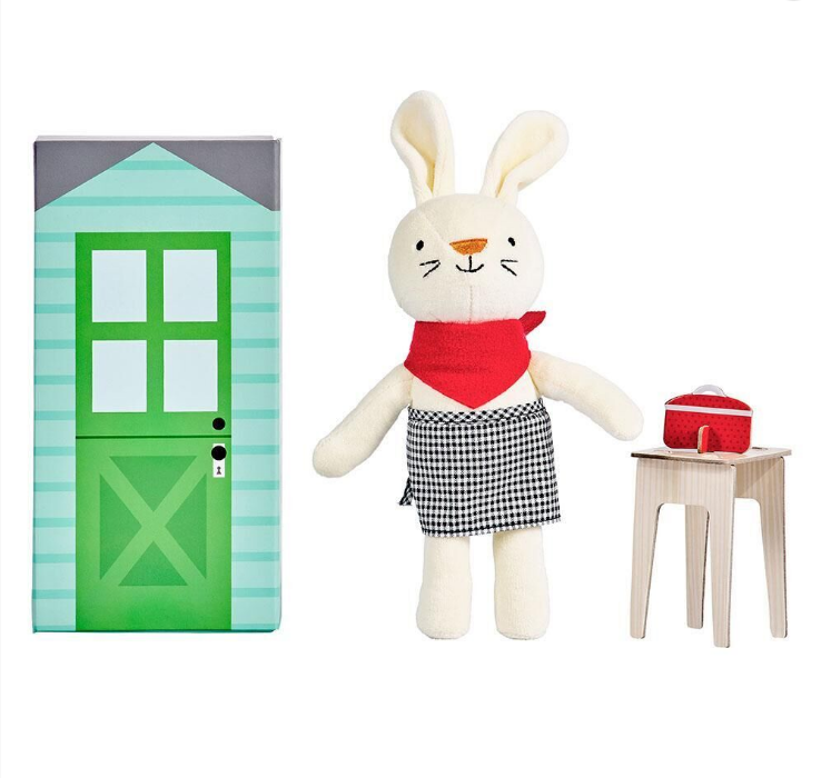 Petitcollage Plyšový králíček v kuchyni