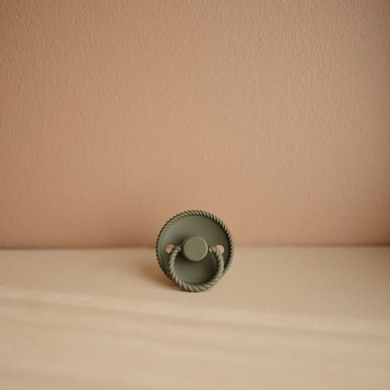 Kaučukový dudlík FRIGG ROPE OLIVE, 0-6M (1ks)