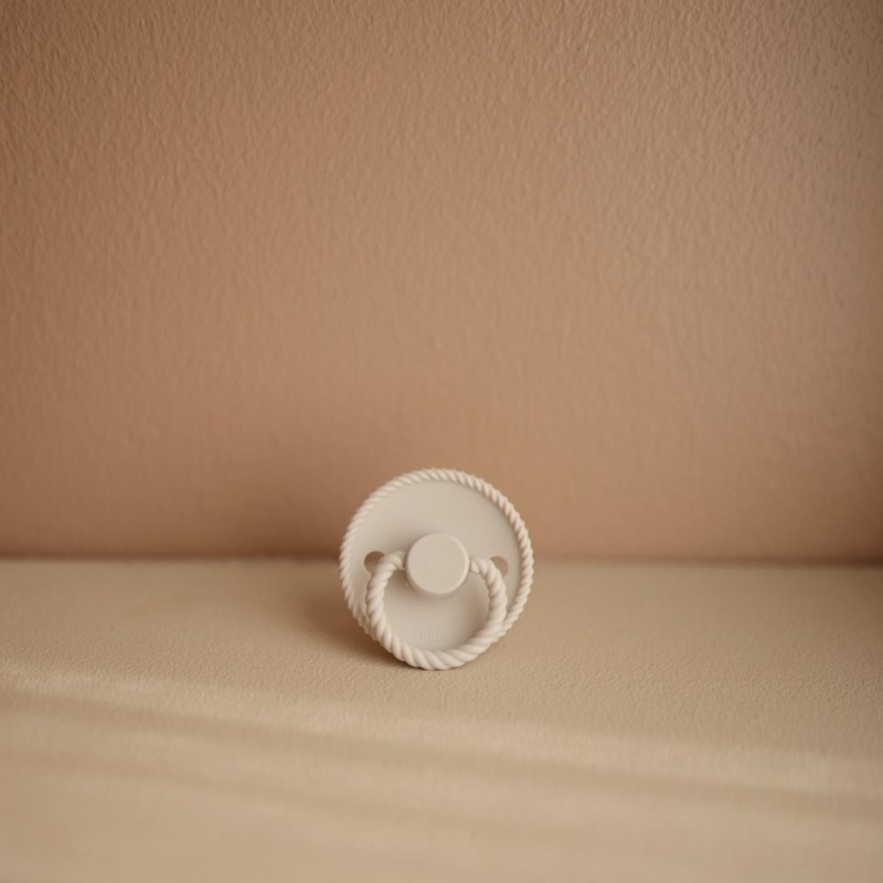 Kaučukový dudlík FRIGG ROPE SILVER GRAY, 0-6M (1ks)