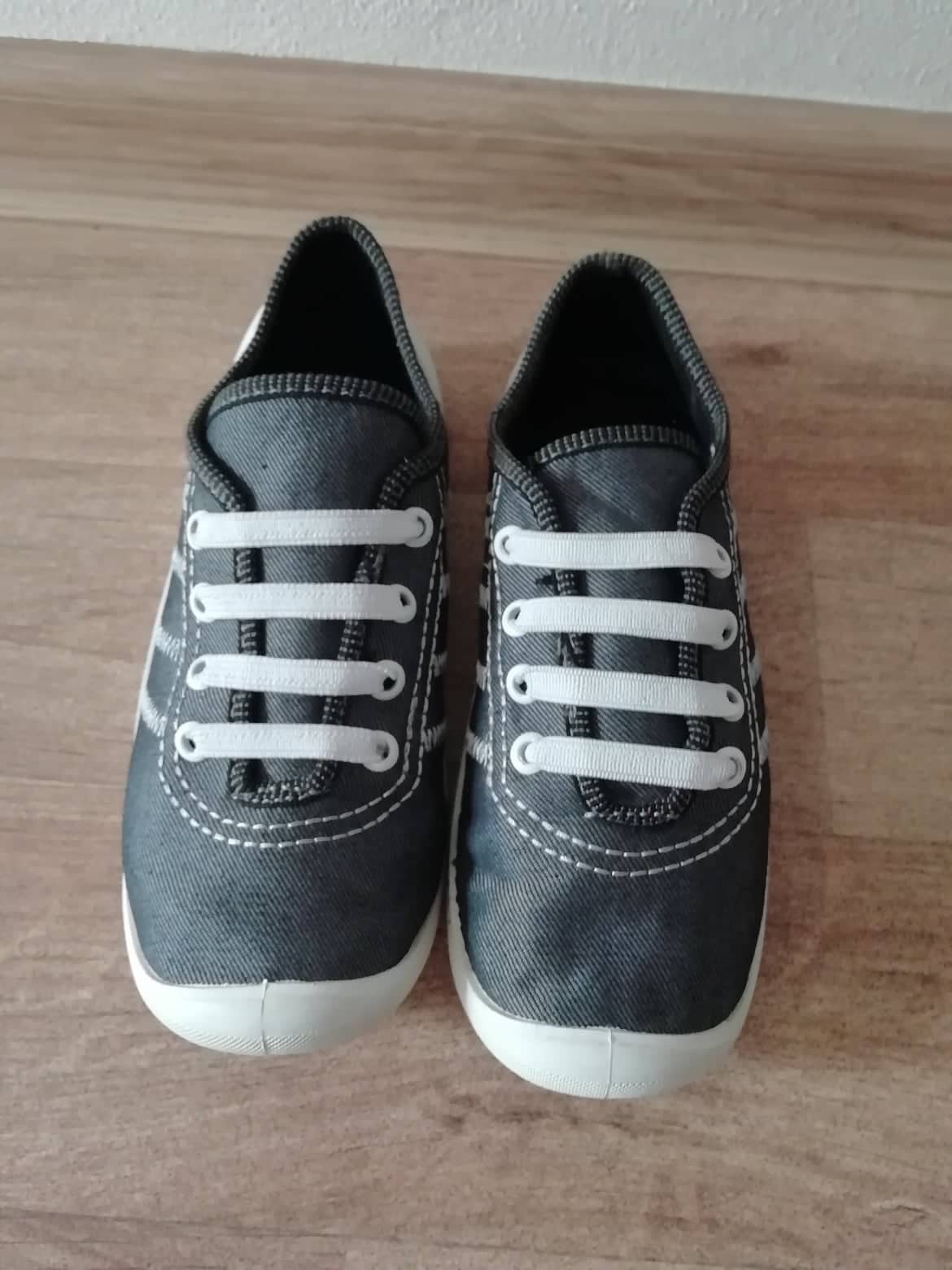 Riflové tenisky černé vel.32 - NEPOUŽITÉ !