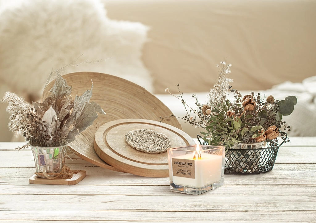 Luxusní vonná svíčka LEMONGRASS & HERBS ve čtvercové sklenici