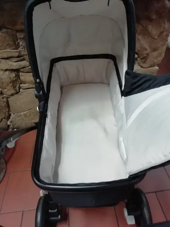 PŮJČOVNA - Hluboký kočárek VARIO black