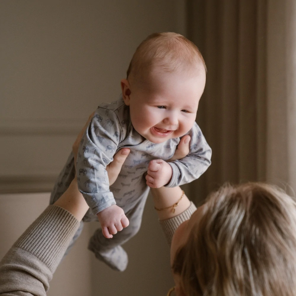 Kojenecký komplet Safari Dirkje overal + papučky BIO bavlna