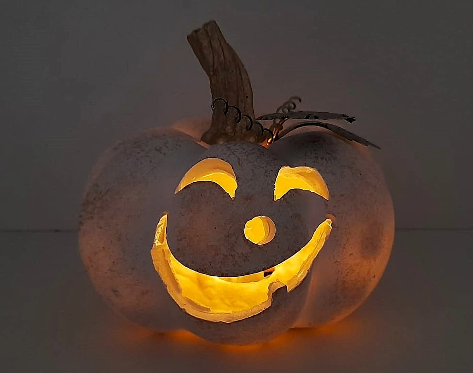 Dýně bílá zlatá stopka LED svítící  13cm