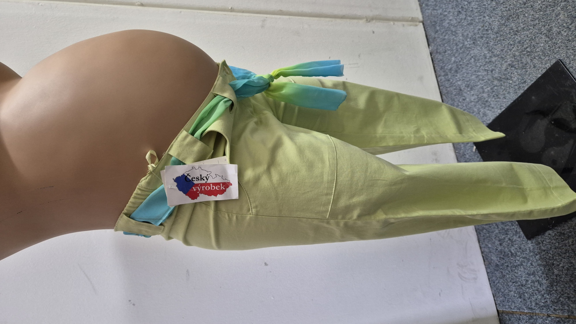 Těhotenská móda - Kalhoty zelenkavé Bosman vel. 40 