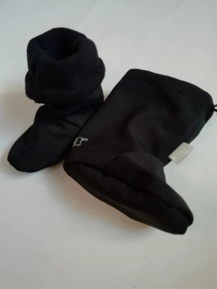 Softshellové vyteplené capáčky černé vel.12-18m