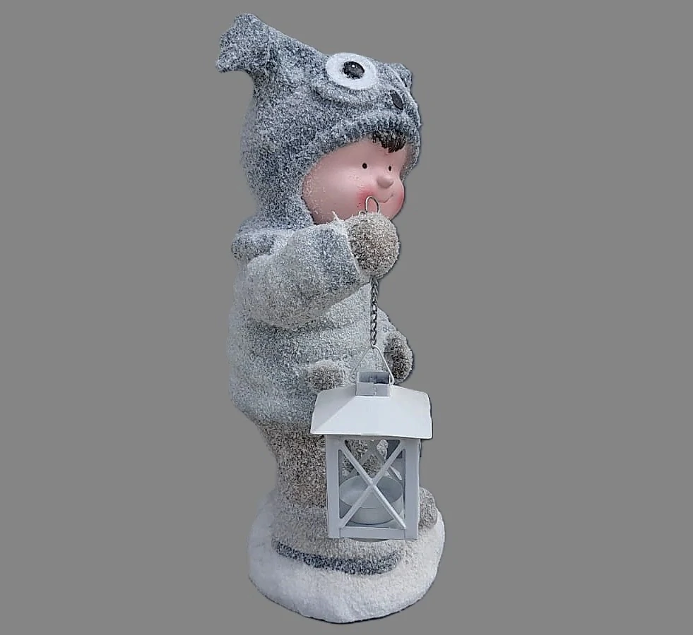 Dekorace- Kluk v čapce s LED lucernou 41cm