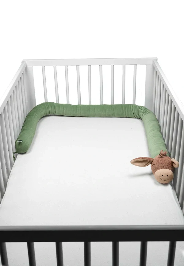 Ochranná Zábrana do Postýlky OSLÍK Emmilius (180 cm) – Mantinel Zelený