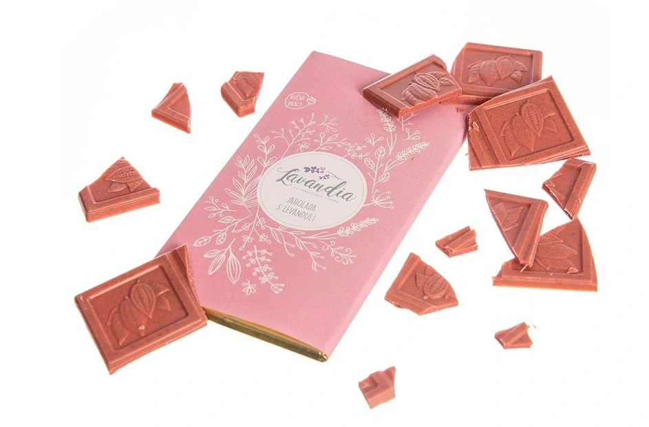 BIO Bílá čokoláda s jahodami a LEVANDULÍ