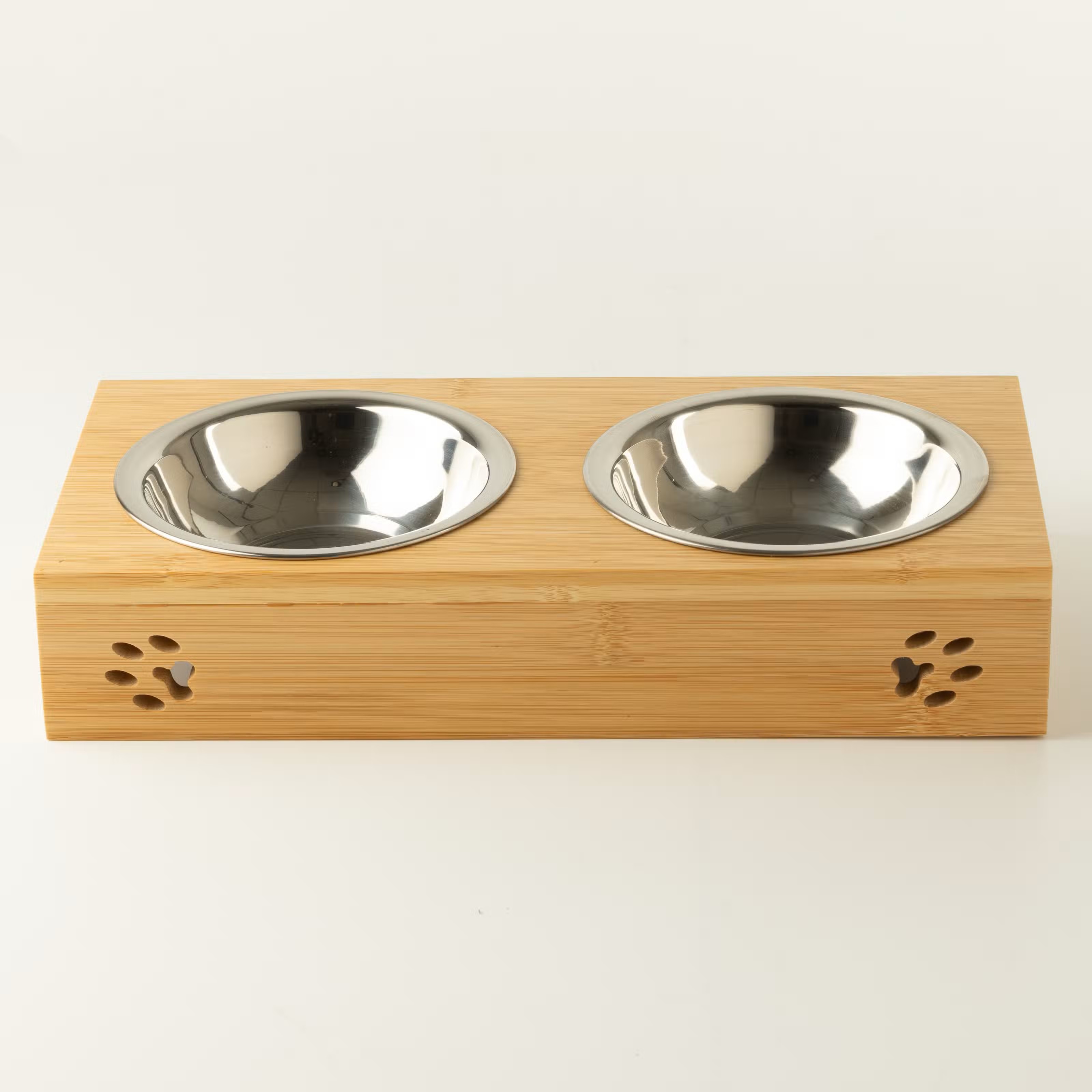 Dvojmiska pro psa PAW v dřevěném stojanu (2×12 cm)