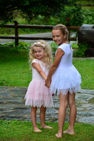 Dívčí šaty "Rusalka" zn. Barnaba bílé