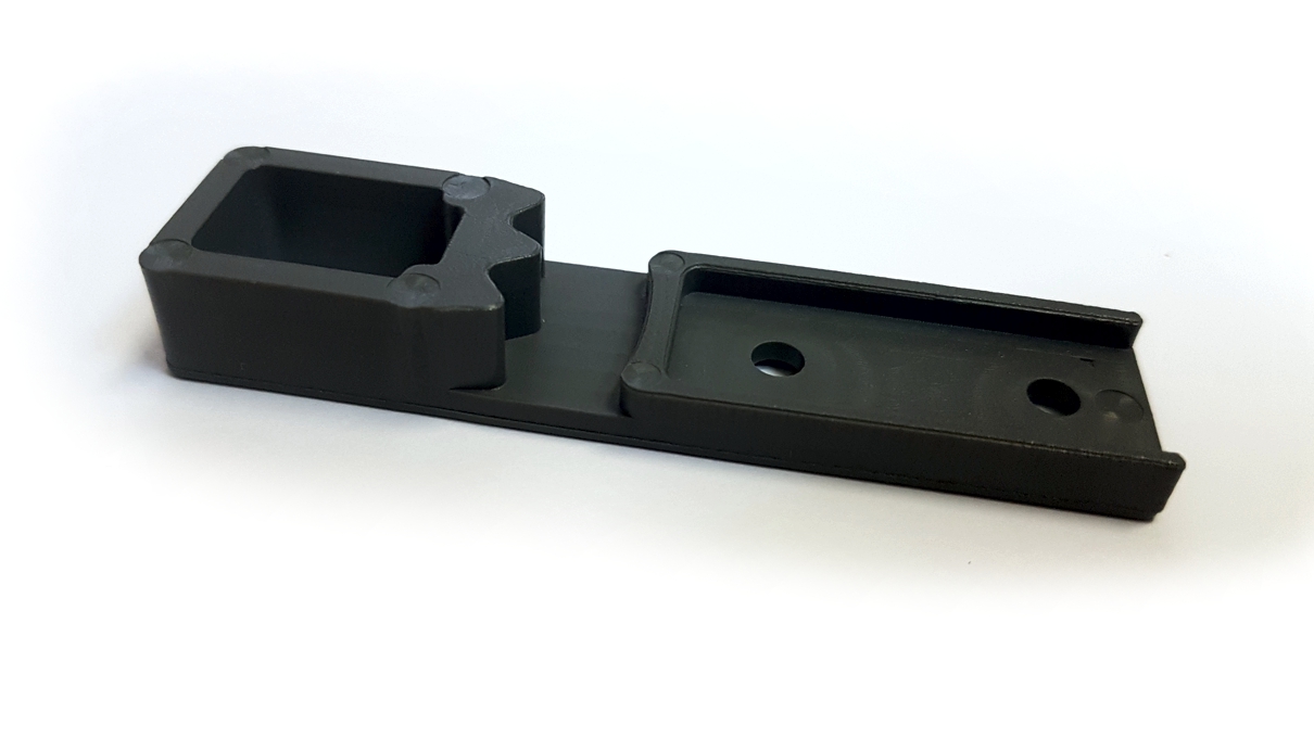 ND_řehtačka do rohatky s vnitřním ozubením - černá rohatka