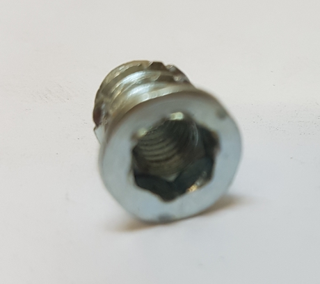 ND_vnitřní závitová vložka do dřeva pro kolečko postýlky