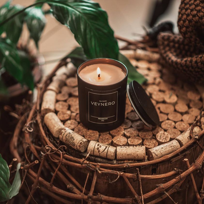 Svíčka Veynero Lux s vůní - mandarinka, bazalka & limetka 230g