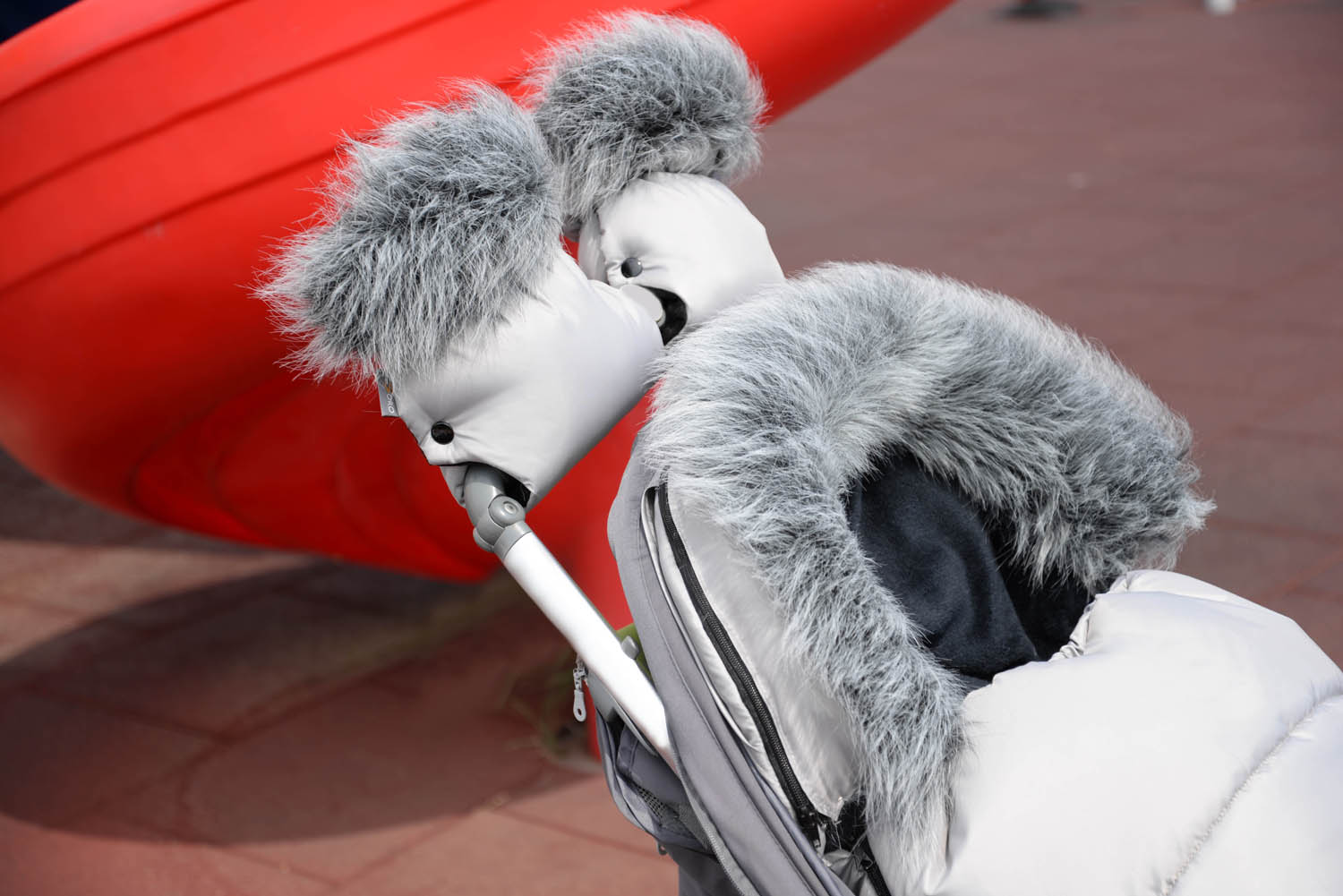 Zimní rukavice na kočárek s kožešinou - růžové