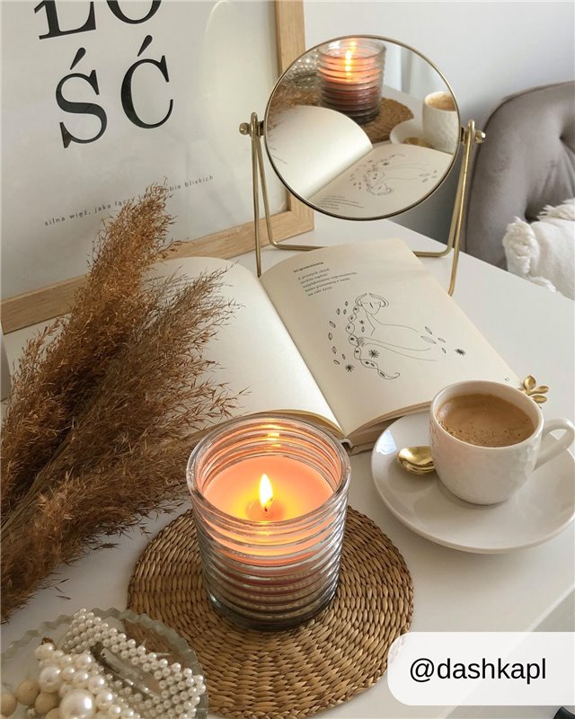 Svíčka vonná ve vroubkovaném skle - Frozen Berries 