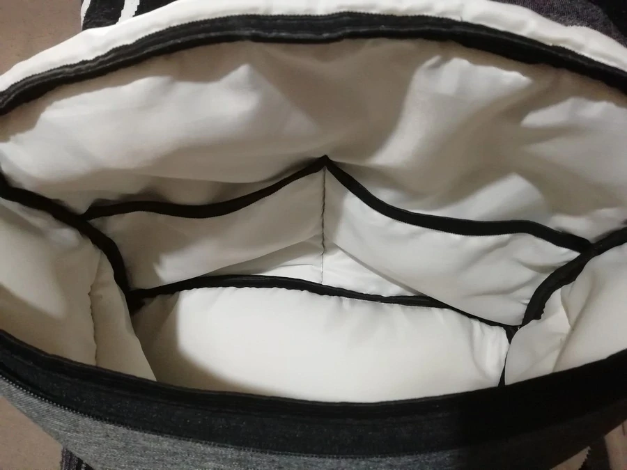 PŮJČOVNA - Praktický batoh na kočárek šedý