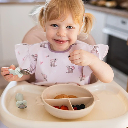 Silikonový dělený talířek s přísavkou a víkem béžový