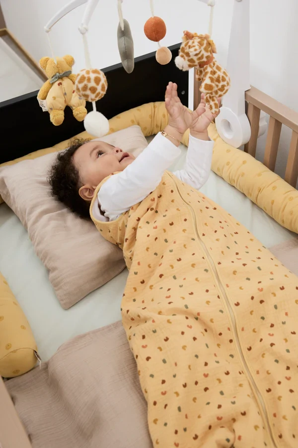 Kolotoč nad postýlku Safari Sterntaler