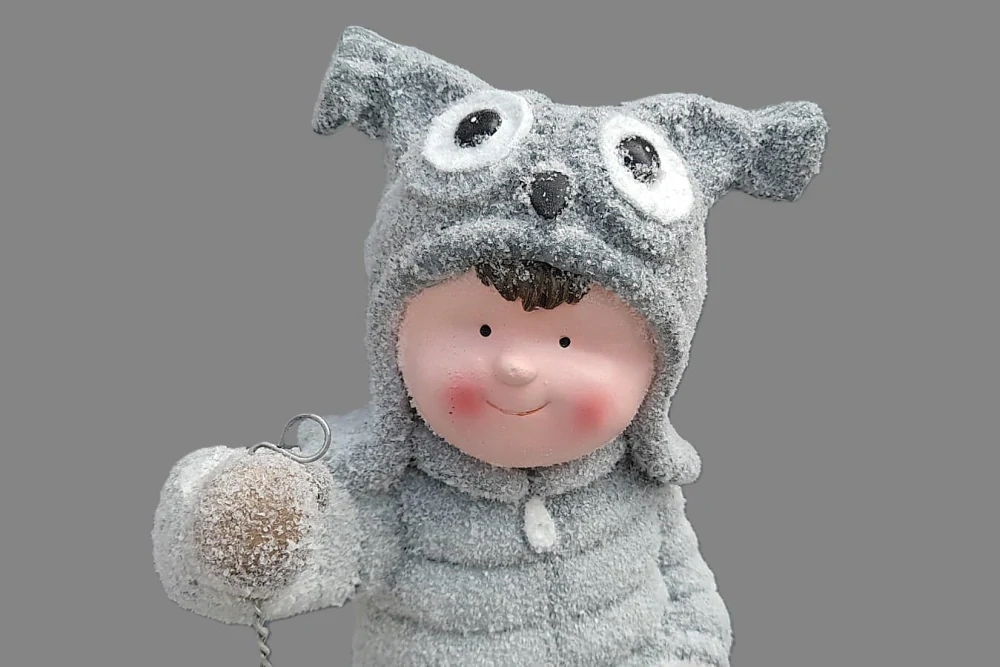 Dekorace- Kluk v čapce s LED lucernou 41cm