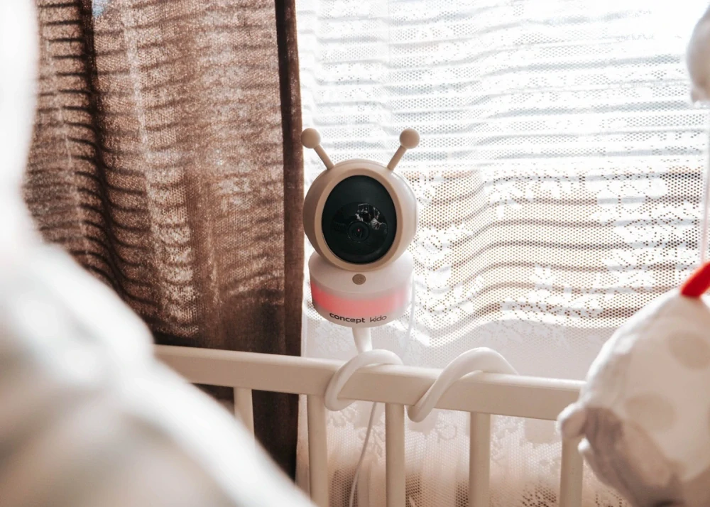 Dětská chůvička s kamerou a LED osvětlením CONCEPT KIDO KD5010