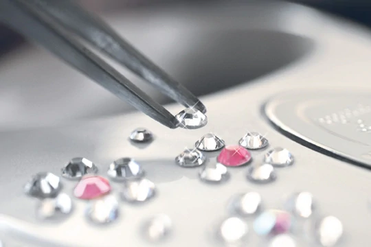 Luxusní samonavíjecí vodítko Flexi Splash Leaf S 3m – Swarovski edice perleťová bílá