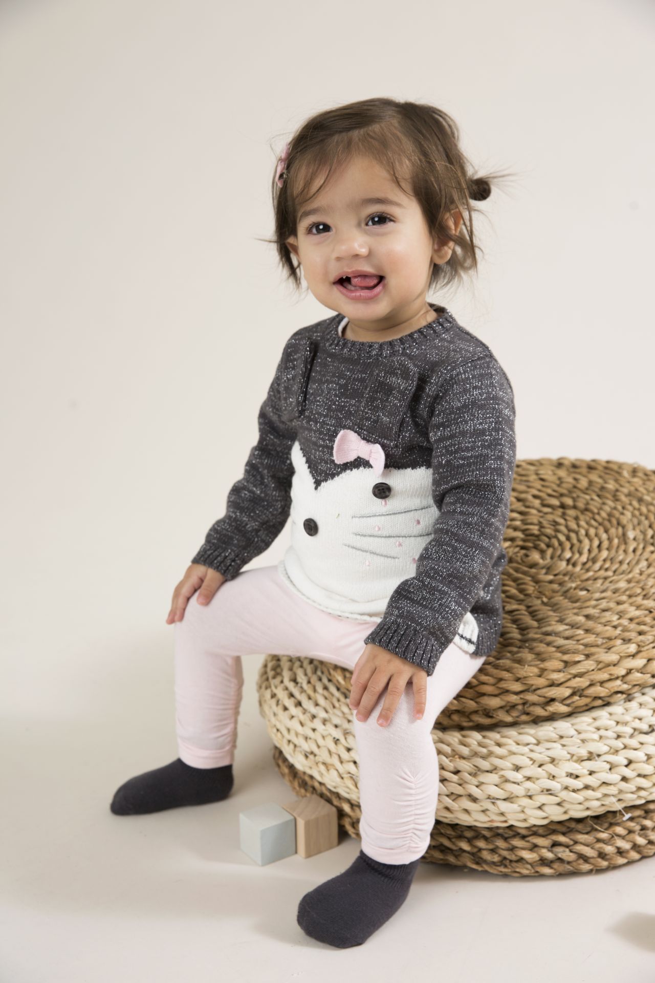 Úpletové dívčí šaty Dirkje s dlouhým rukávem Kočička (UD0906)