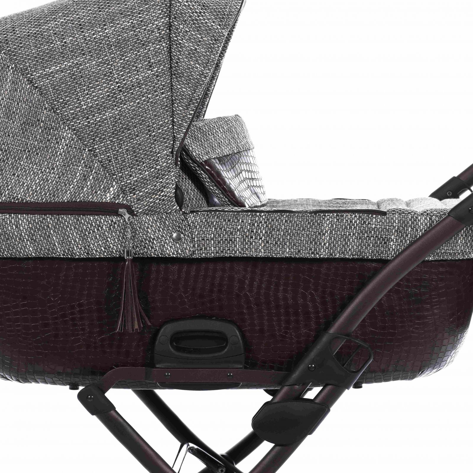 Kombinovaný luxusní kočárek Jasmíne  Camino Vintage 02H z italské kůže