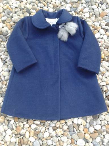 Elegantní kabátek s kožešinovými bambulkami modrý zn. Barnaba