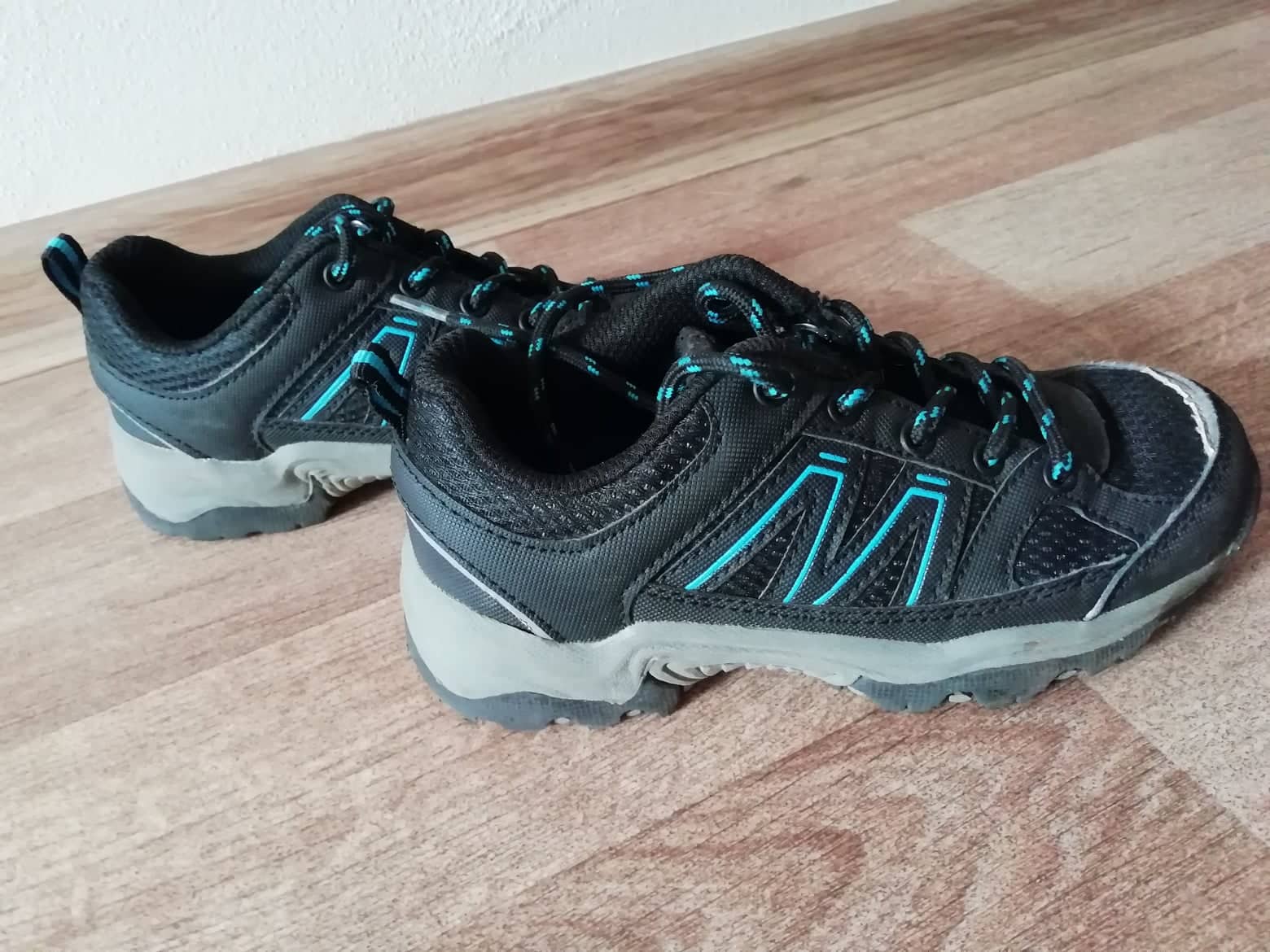 Trekové dětské boty vel.30- TOP STAV !