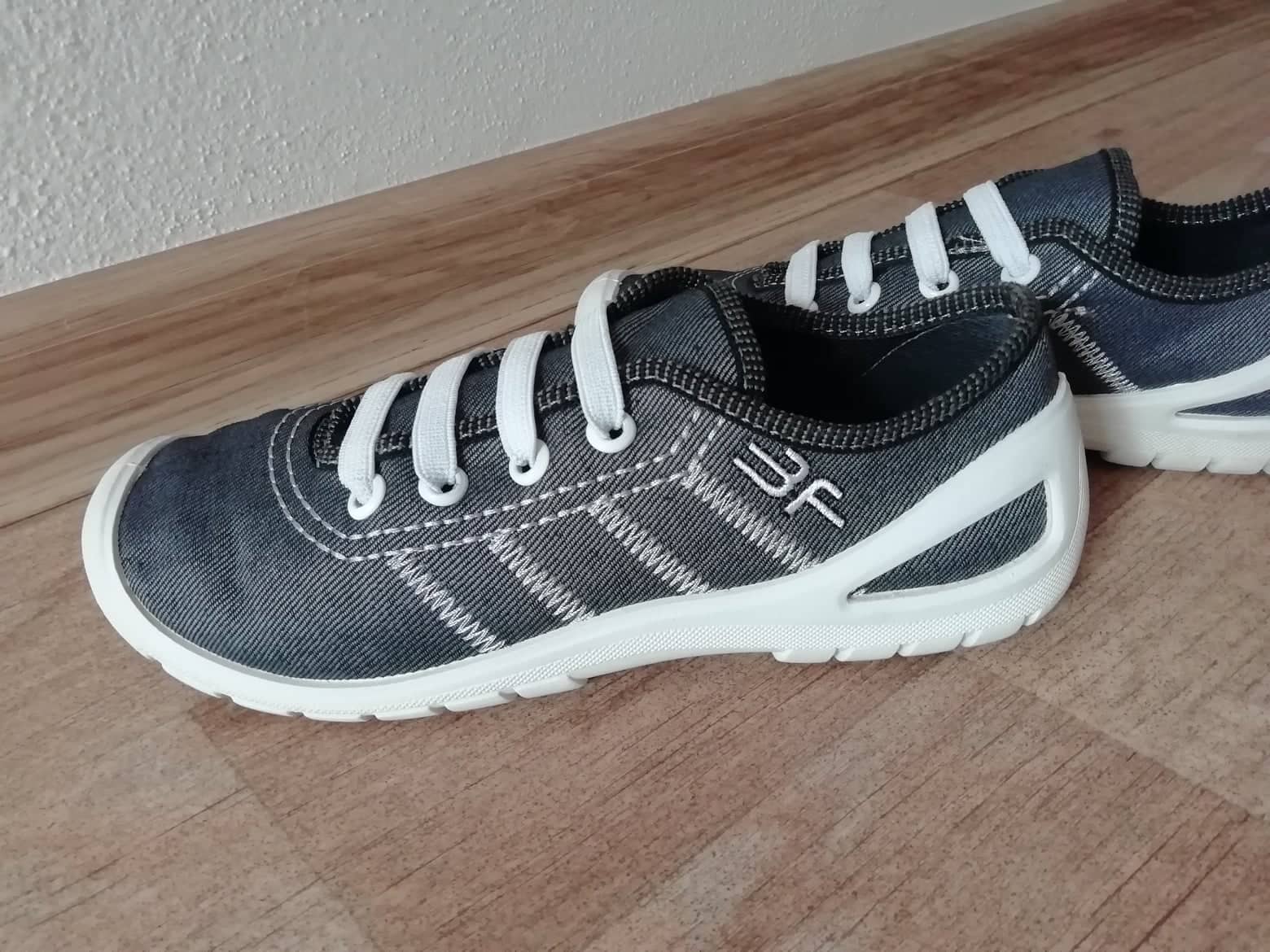 Riflové tenisky černé vel.32 - NEPOUŽITÉ !