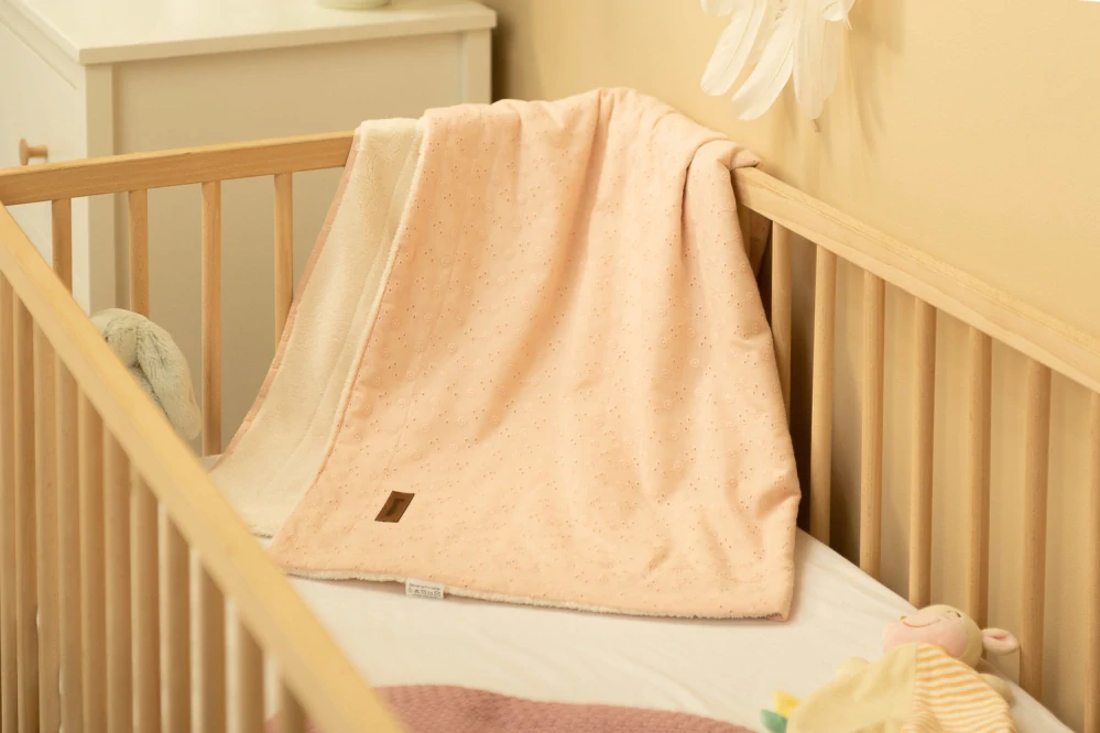 Dětská dvouvrstvá vyšívaná deka Icing 80x100cm