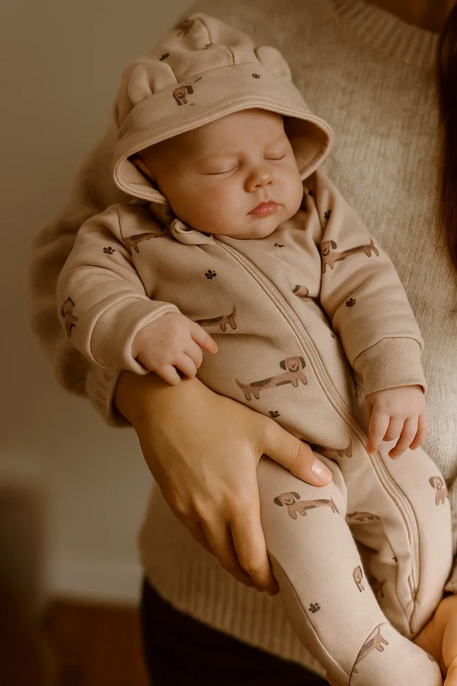 Kojenecký dvouvrstvy bavlněný overal s kapucí Jezevčík vel.62