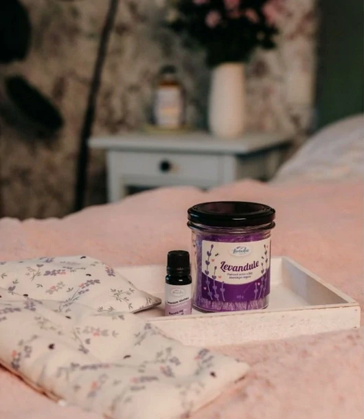 Vonná palmová svíce ve skle - Levandule