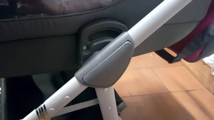 ND_krytka středové části konstrukce LEVÁ - šedá středová část konstrukce