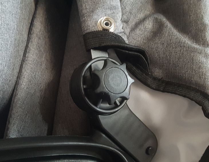 ND_koncovka na boudu se závitem matička M5   30mm hvězdice (k rohatce)