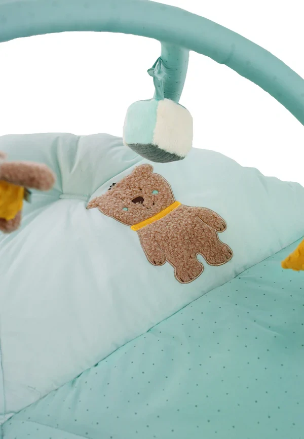 Hrací deka s hrazdou Sterntaler Bear blue