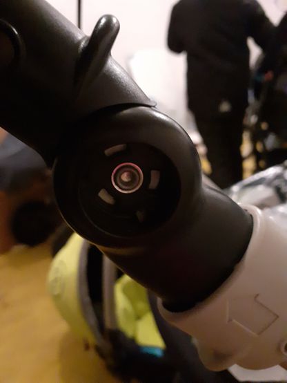 ND_tlačítko do kloubku kočárku Jané Slalom Pro 