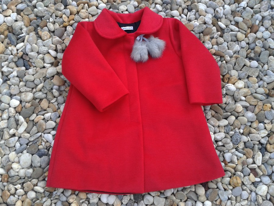 Elegantní kabátek s kožešinovými bambulkami červený zn. Barnaba