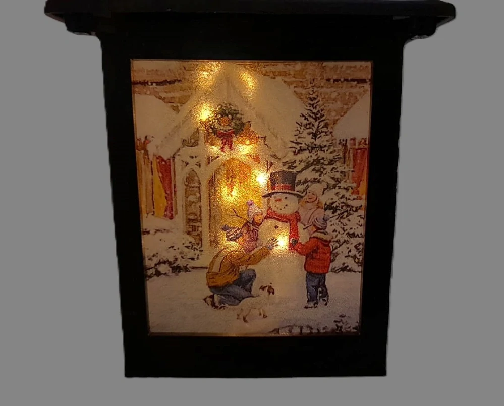 Dekorace- Holka ve vestě s LED lucernou