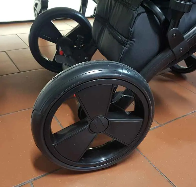 ND_zadní nízkoprofilové nenafukovací kolečko 60x230 - gelové černé