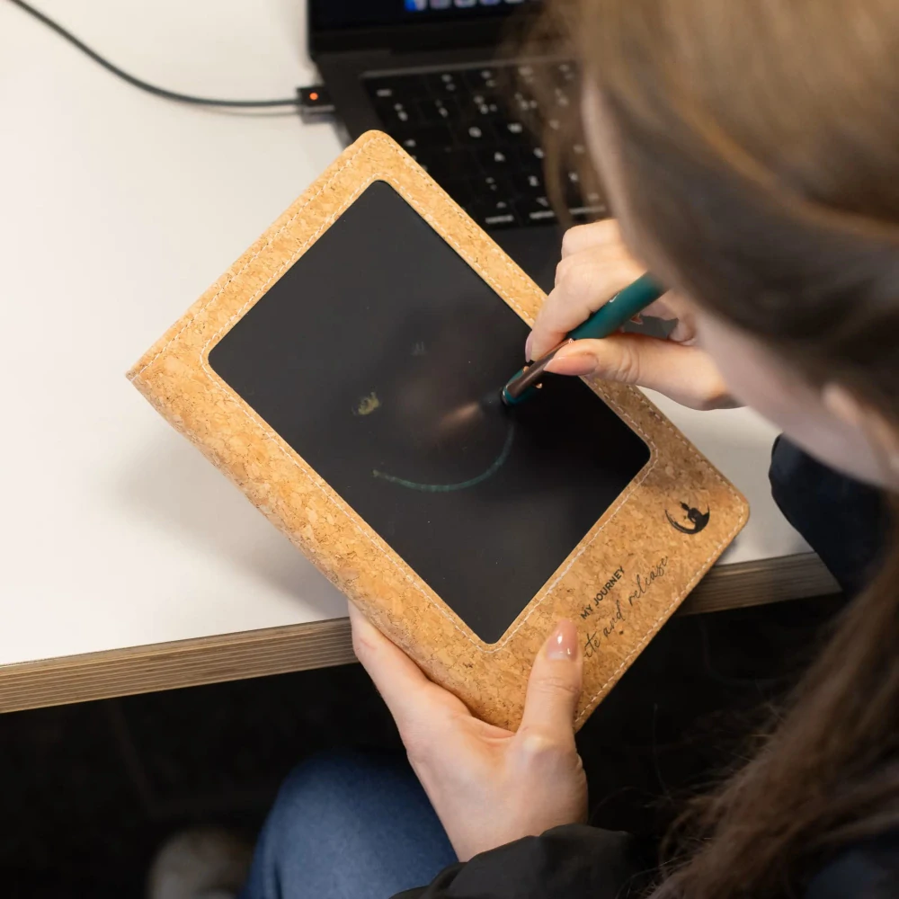 Zápisník s LCD mazací obrazovkou kožený - Korkový