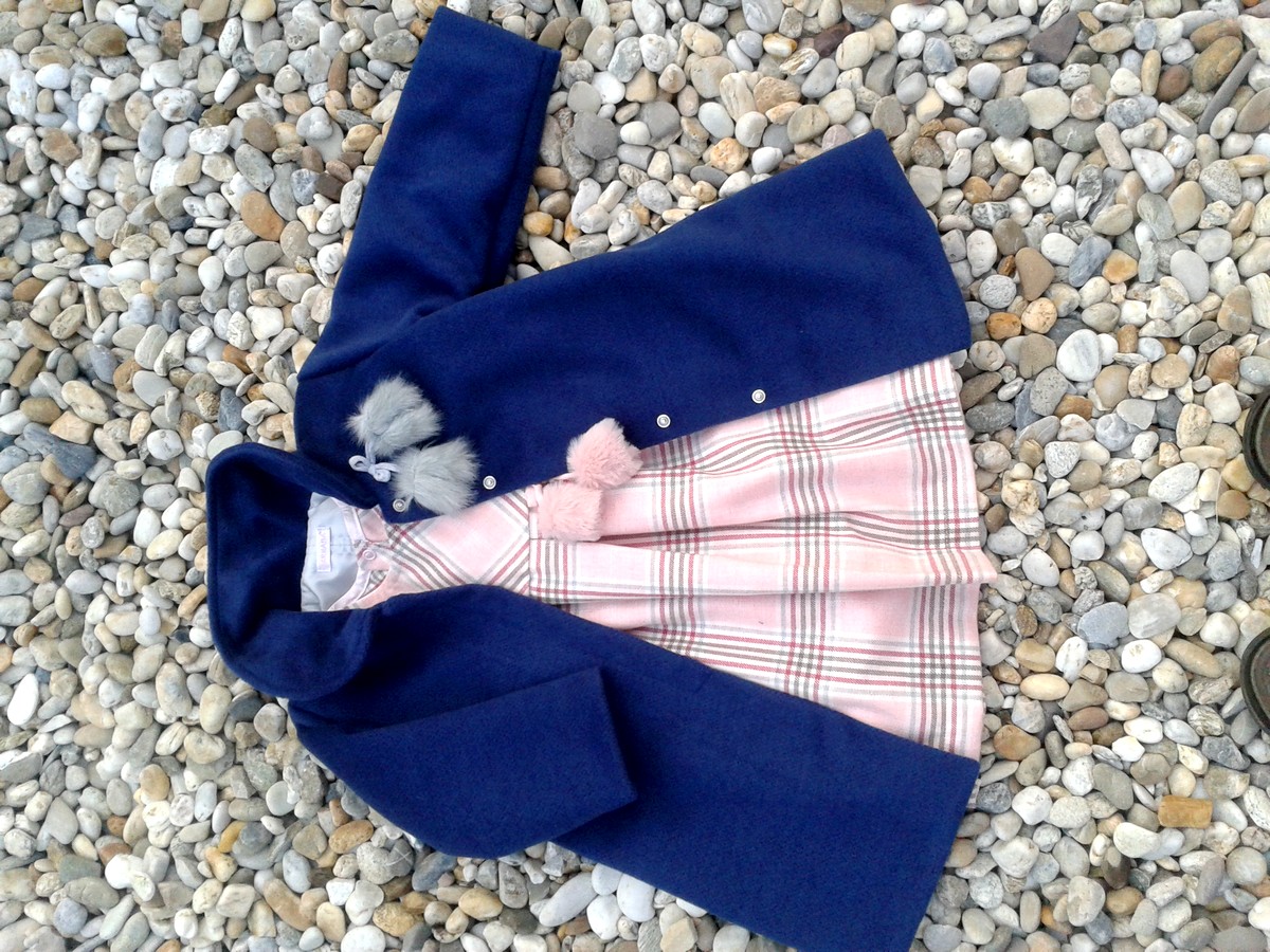 Elegantní kabátek s kožešinovými bambulkami červený zn. Barnaba