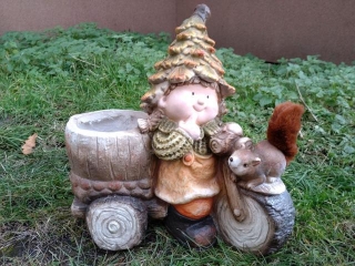 Dekorační figurka podzimní - Holčička na tříkolce